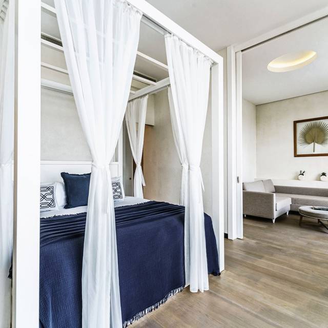 junior-suite-with-pool-3